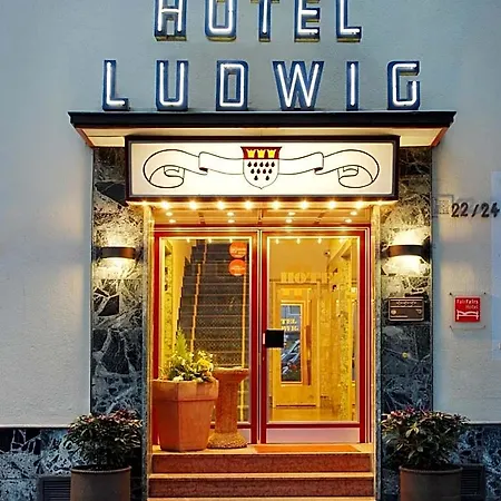 Ludwig Superior 3*