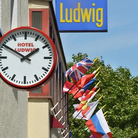 Ludwig Superior 3*